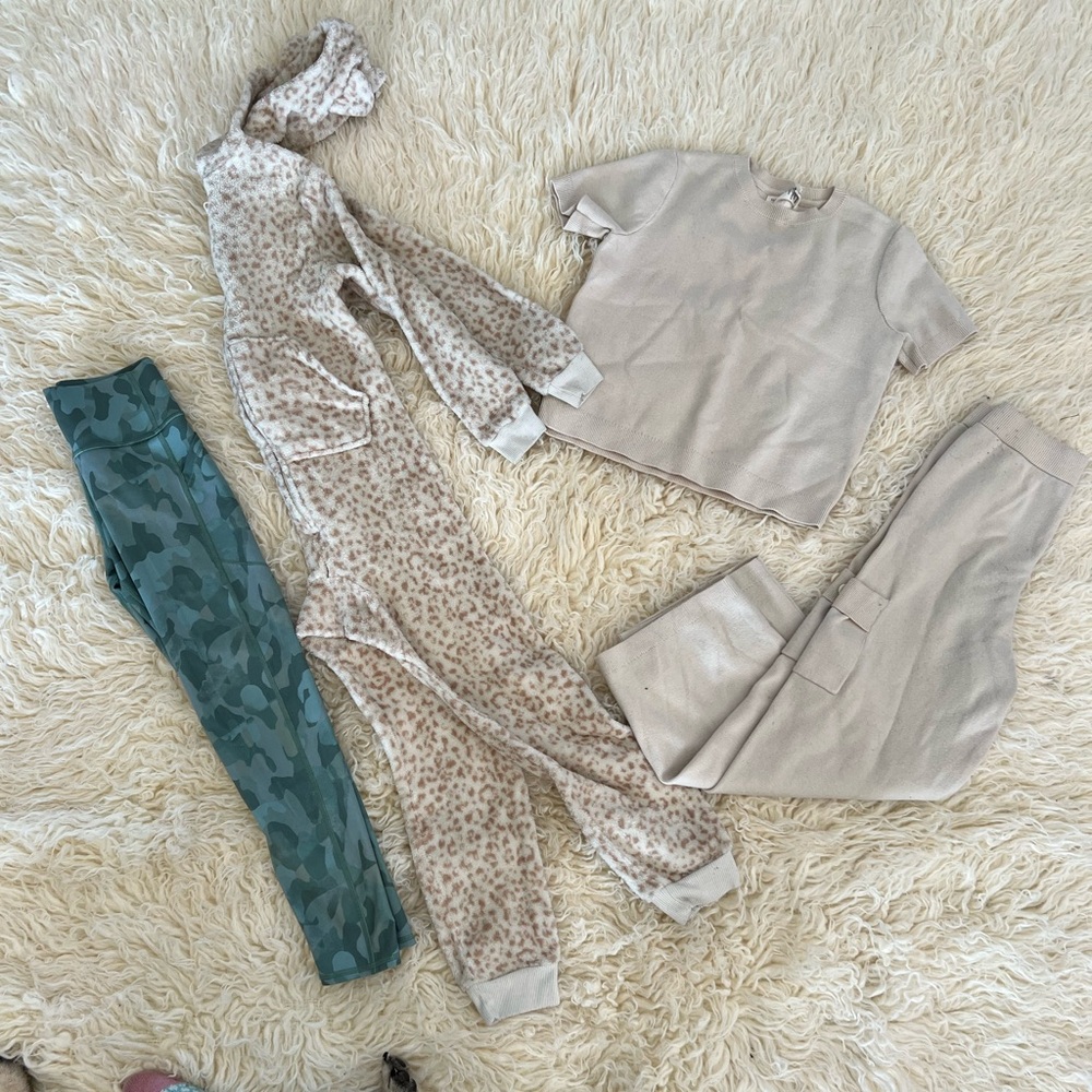 Lot Of 4 Girls Clothes Size 8 & 10/12 - Comfortable Wear Stylish ￼